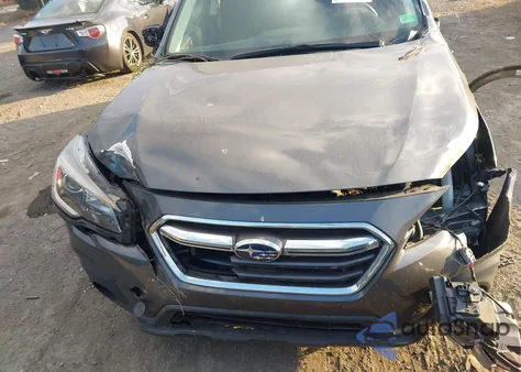 2018 Subaru Outback 2.5I Premium z USA, uszkodzony, nr VIN 4S4BSACC1J3287147